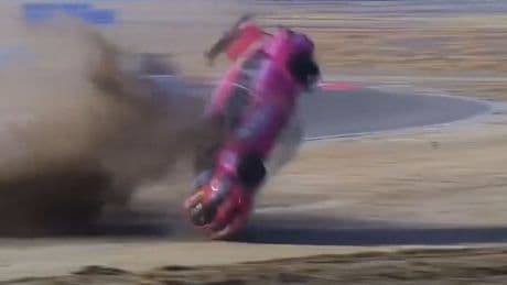 Er überschlägt sich 7,5 Mal - Dramatischer Crash im Motorsport