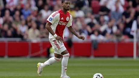 Ajax in spagaat door Chelsea-bod op Jorrel Hato