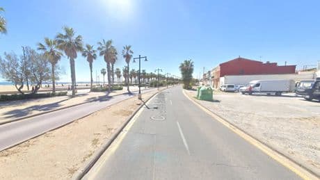 Cuatro detenidos por una agresión sexual grupal a una mujer en la playa de la Malvarrosa