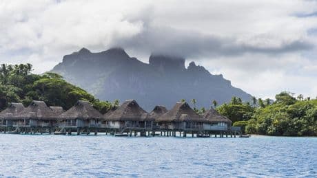 LIVE | Geen tsunamiwaarschuwingen meer in VS, code rood in Colombia, Macron waarschuwt Frans-Polynesië