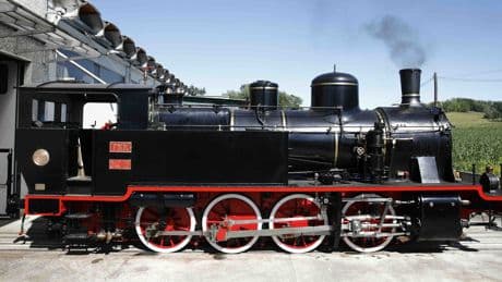 Trenord riporta sui binari una locomotiva a vapore del 1900