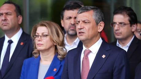 Özgür Özel yine Batı'ya dert yandı! Son durağı Fransa oldu, Avrupa'ya çağrı yaptı: Destekler yetersiz...