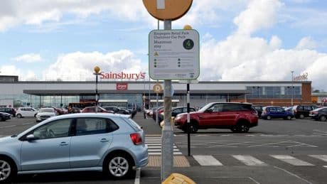 Two men admit carrying knives at East Kilbride's Kingsgate Retail Park