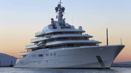 "Eclipse": Mega-Yacht vom Abramowitsch wird für Millionen überholt