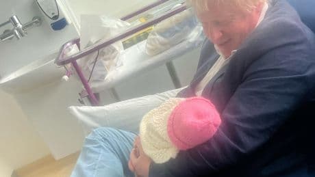 Ex-England Premier (60) wieder Vater - Baby Johnson Nummer 9 ist da!