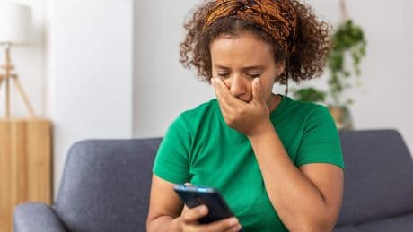 ACM waarschuwt voor malafide telefonische verkoop thuisbatterijen: ’Hang op of neem het gesprek op’