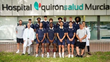 El Hospital Quirónsalud Murcia revisa la salud de la plantilla del UCAM Murcia CB antes del inicio liguero