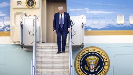 Trump ve "estúpido" no aceptar el avión de lujo que le ha regalado la familia real de Qatar