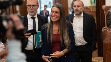 Puigdemont sale en auxilio de Sánchez y salva su plan contra los aranceles "tras constatar" la inversión en Cataluña