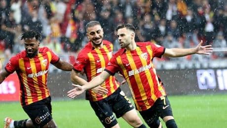 Miguel Cardoso yıldızlaştı! Kayserispor, Antalyaspor’dan 3 puanı 3 golle aldı