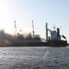 Veel rook bij brand op vrachtschip in Amsterdam, meerdere NL-Alerts verstuurd