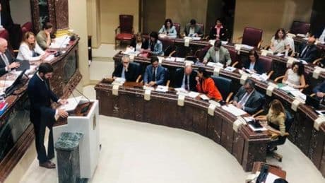 Vox advierte al PP que les "necesitan para gobernar" y reprochan a López Miras que "no hable de seguridad"