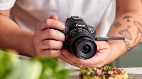 Da el salto a la fotografía profesional con esta cámara Evil de Canon con grabación en 4K y un gran precio