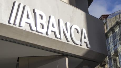 Abanca asegura que "no tiene interés" en una operación corporativa con Banco Sabadell en plenos rumores de fusión