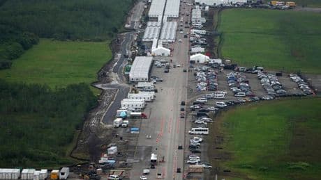 Detainees describe worms in food, sewage near beds inside 'Alligator Alcatraz'