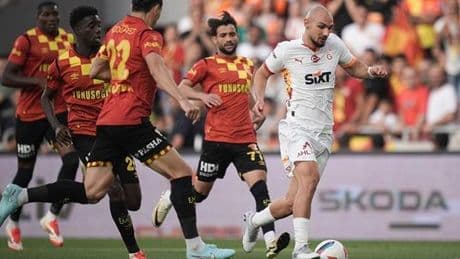 Galatasaray'da direkler 18. kez gole engel oldu!