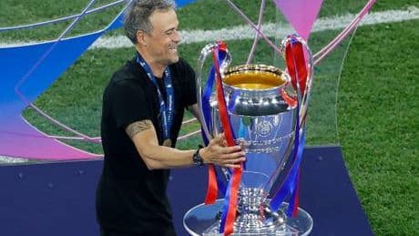 Luis, se un applauso e il dolore più grande raccontano un uomo