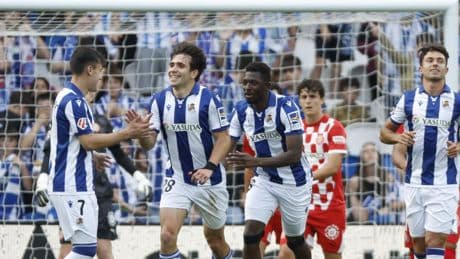 La Real rompió la mala racha y dinámica y recuperó la fluidez tarde para Europa, a tiempo para la despedida de Imanol