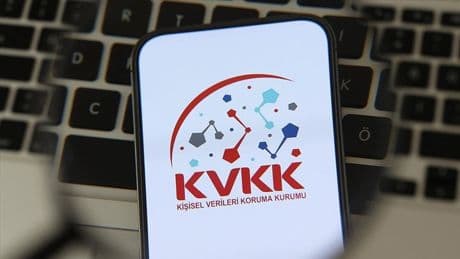 KVKK'dan milyonları ilgilendiren flaş karar: SMS koduyla 'reklam izni alma' devri resmen bitti!