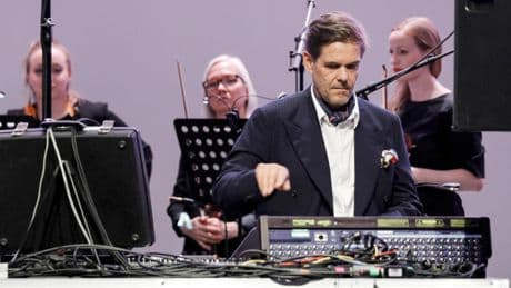 Cuando la máquina y el humano suenan igual: el icono de la electrónica Moritz von Oswald presenta su obra 'Silencio'