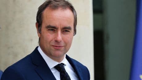 «Dernière cartouche», «triste comédie», «gifle»... Les oppositions entre scepticisme et colère après la nomination de Lecornu à Matignon
