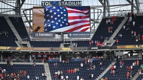 Fußball: Bayern-Fans protestieren bei Club-WM gegen FIFA