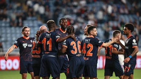Başakşehir Hatayspor'u 4 golle devirdi