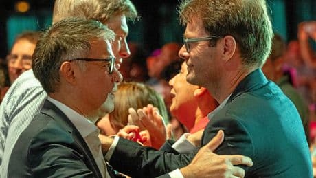 « Une grenade dégoupillée » : la question LFI revient percuter le PS