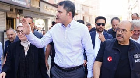 Sındırgı depremi sonrası konutlar 1 yıl içinde teslim edilecek! Bakan Kurum: Devletimiz güçlü, yine yapacağız