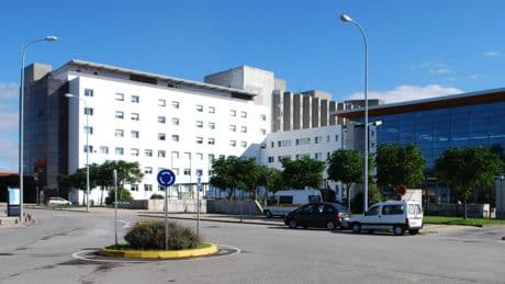 El hombre apuñalado en Ferrol continúa ingresado pero está fuera de peligro