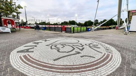 Ajax haalt spits weg bij Paris Saint-Germain: ’Ondanks interesse van internationale topclubs’