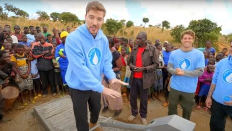 "Le plus grand projet philanthropique de l'histoire": MrBeast espère récolter 40 millions de dollars pour fournir de l'eau potable à 2 millions de personnes