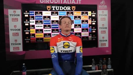 Herbeleef de fantastische tijdritzege in de Giro d’Italia van Daan Hoole