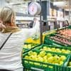 Abwiegen oder pro Stück?: Verbraucherschützer wollen Klarheit beim Obstkauf