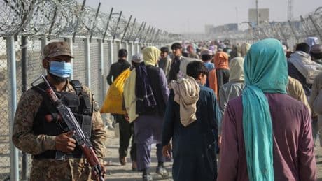 Pakistan: Plus de 200.000 réfugiés afghans expulsés depuis avril