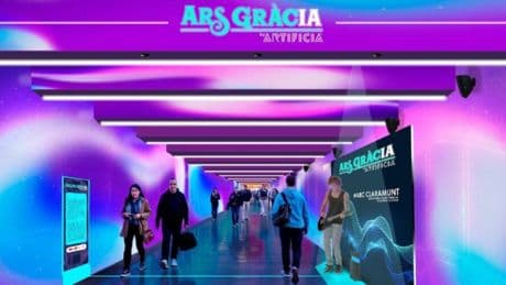 Imágenes y música para hacer más soportable el transbordo más insportable del metro