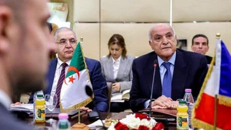 La France et l’Algérie au bord de la rupture après les expulsions mutuelles de 24 agents diplomatiques
