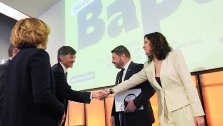 Ayuso reivindica desde Francia el papel de la nuclear: &quot;Lo peor es dejarse llevar por el sectarismo ideológico&quot;