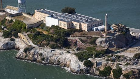 «Ce n’est tout simplement pas réaliste» : derrière le projet de Trump de rouvrir Alcatraz, l’ombre d’un gouffre financier
