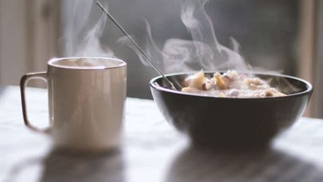 Frühstück: Diese überraschende Zutat macht Haferflocken noch besser
