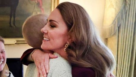 "Elle aurait eu 18 ans aujourd'hui": la princesse Kate rend hommage à une jeune photographe morte d'un cancer
