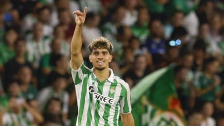 El Como y el Bolonia preguntan al Betis por Ez Abde