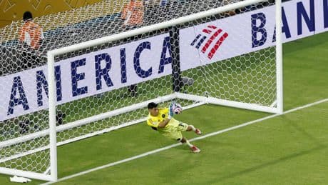 Ustari le roba el protagonismo a Leo Messi y da un punto al Inter de Miami frente al Al Ahly en el Mundial de Clubes