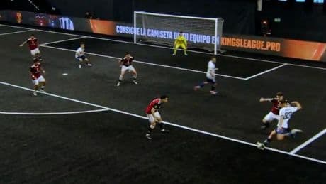 Claudia Pina y Cata Coll disfrutan de los playoff de Kings y Queens y el hijo de Neeskens marca