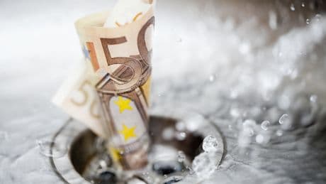 Bollette dell’acqua: stangata in arrivo. Dove si paga di più e di meno in Italia.