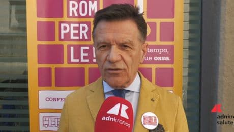 Osteoporosi, Silveri (Fedios): "Su 2,8 mln di donne 2 mln non sono trattate"