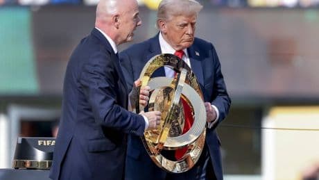 Il calcio secondo Infantino: coppa fake al Chelsea, l'originale a Trump