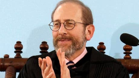 Harvard, il discorso integrale del rettore ai giovani laureati. Una lezione a Trump