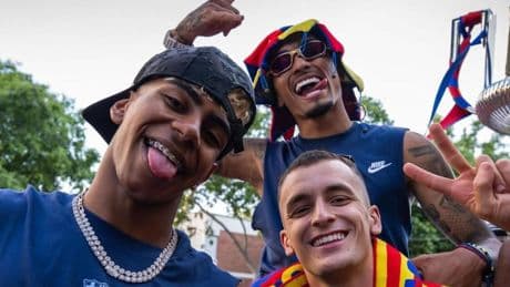 Las mejores imágenes de los jugadores del Barça en la rúa, desde dentro
