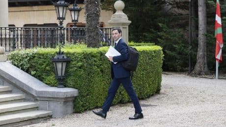 Pradales se reunirá con Sánchez el 15 de julio para avanzar en las transferencias pendientes